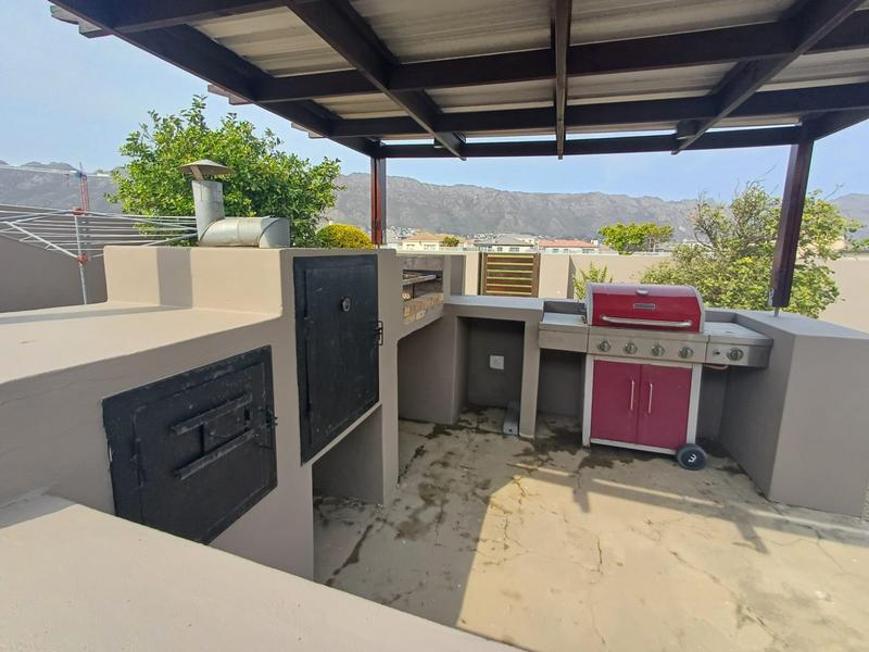 3 Bedroom Property for Sale in Gordons Bay Western Cape